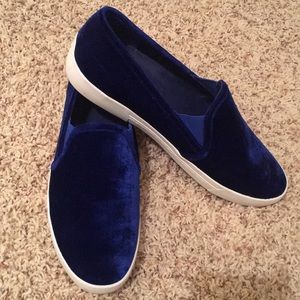 Joie blue flats